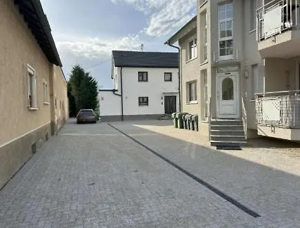 Heimbi-home No 3 I 4-6 Personen I Europapark I Family I Garten I Parkplatz I E-ladestation Apartment *