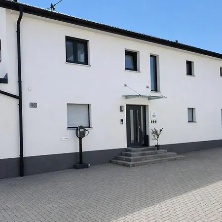 Heimbi-home No 3 I 4-6 Personen I Europapark I Family I Garten I Parkplatz I E-ladestation Apartment